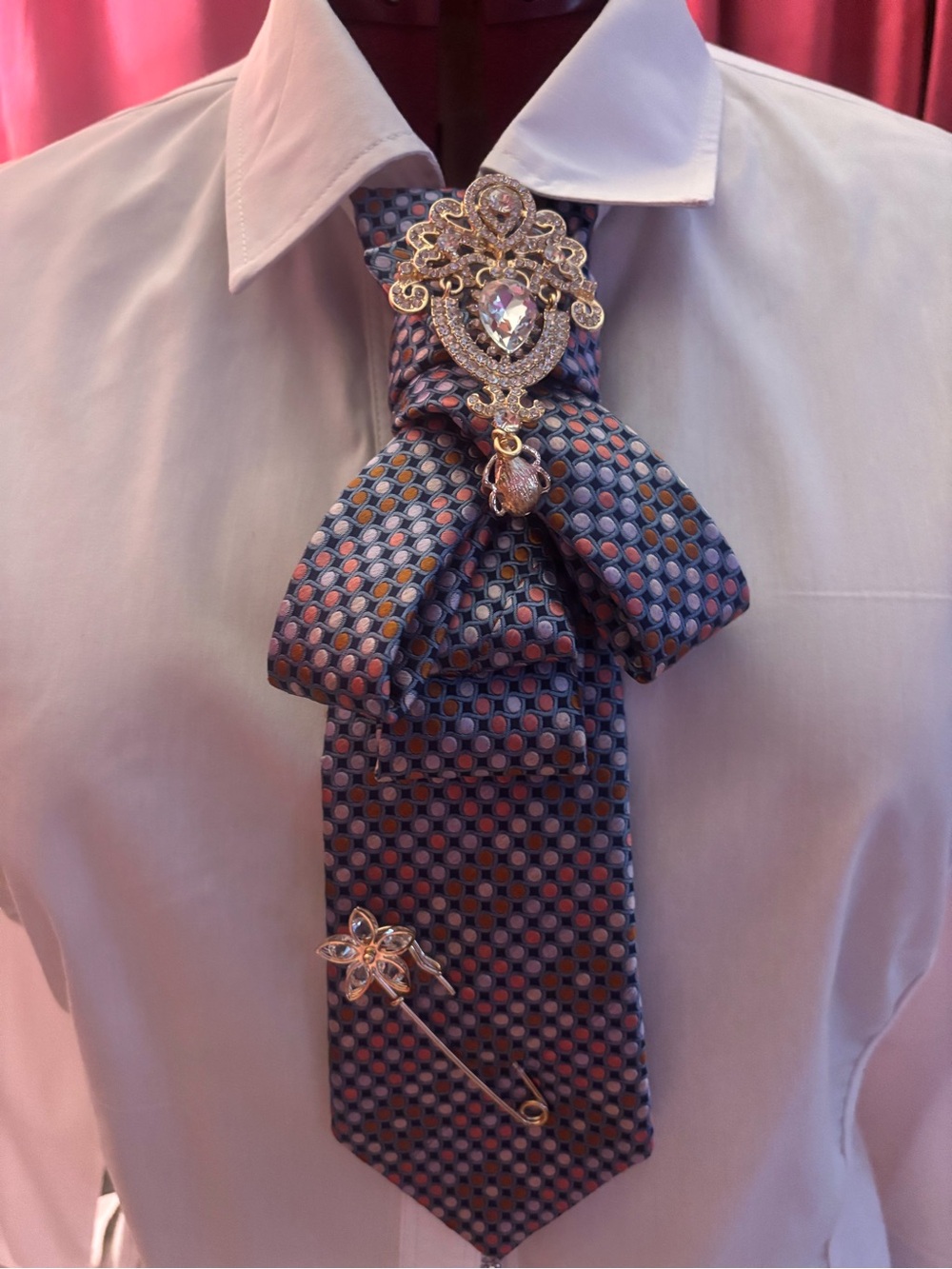 Geometric Women’s Pattern Necktie with Rhinestone Brooches - Blue & Pink